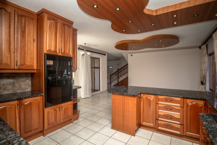 5 Bedroom Property for Sale in Birdwood Estate North West